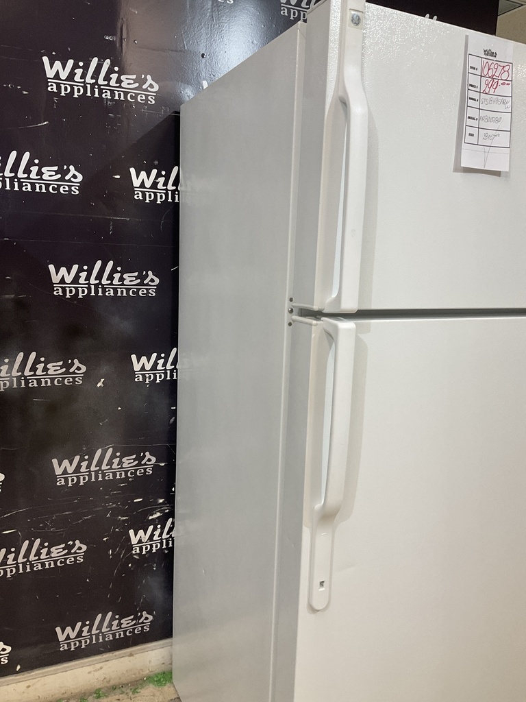 Ge Used Refrigerator Top and Bottom 28x67 1/2” (White) 