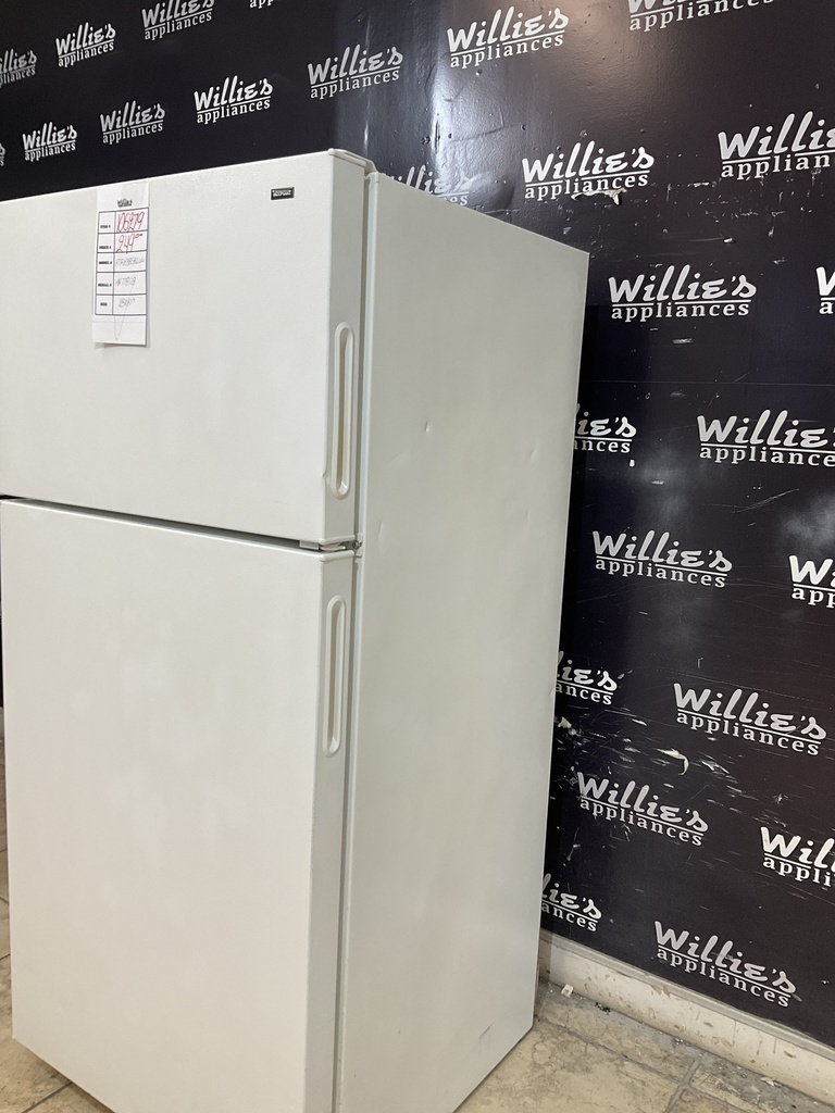Hotpoint Used Refrigerator Top and Bottom 28x61 1/2” (White)