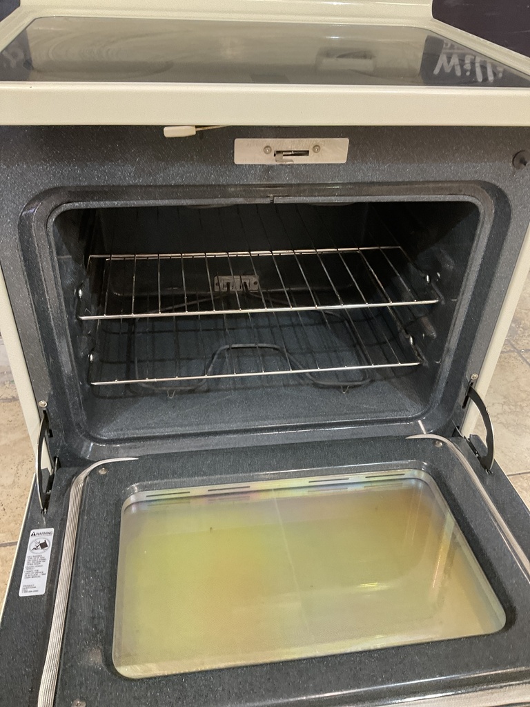 Ge Used Electric Stove 220volts (40/50 AMP) 30inches {no cord} (Bisque) 