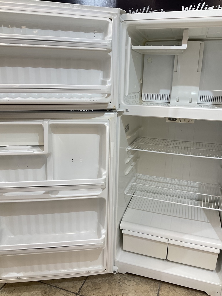 Ge Used Refrigerator Top and Bottom 28x61 1/2” (white) 