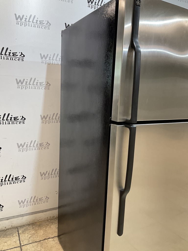 Ge Used Refrigerator Top and Bottom 30x67 (Stainless Steel) 