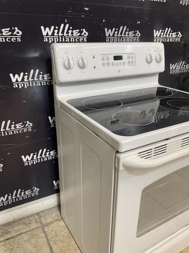 Ge Used Electric Stove 220volts (40/50 AMP) 30inches {no cord} (White) 
