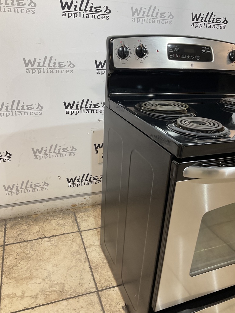 Ge Used Electric Stove 220volts (40/50 AMP)  30inches {no cord} (Stainless steel) 