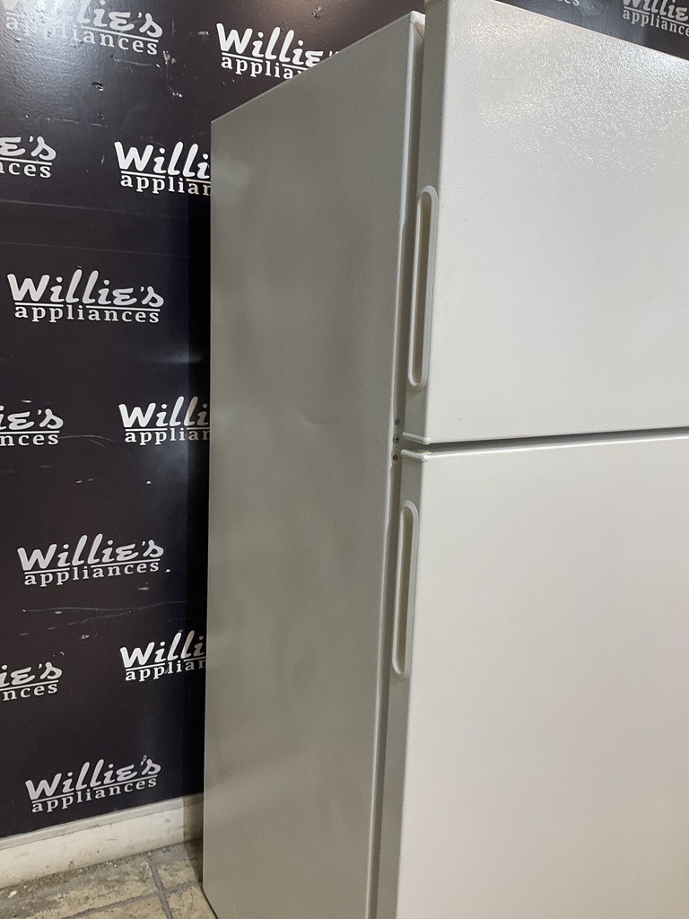 Hotpoint Used Refrigerator Top and Bottom 28x61 1/2” (white) 