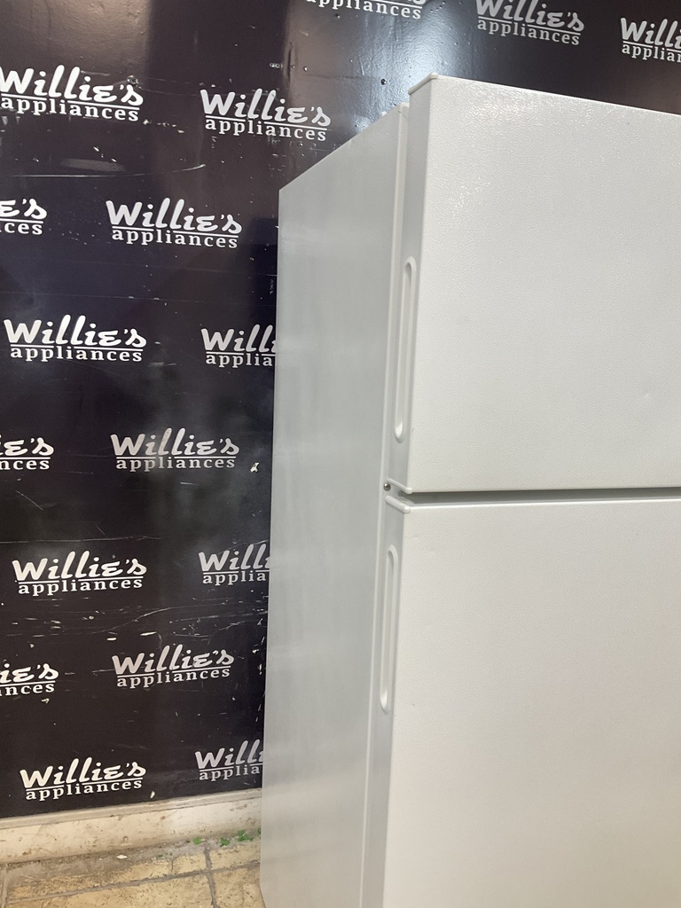 Hotpoint Used Refrigerator Top and Bottom 28x61 1/2” (White) 