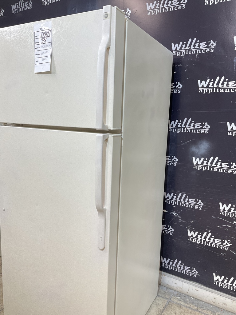 Ge Used Refrigerator Top and Bottom 28x67 1/2” (bisque) 