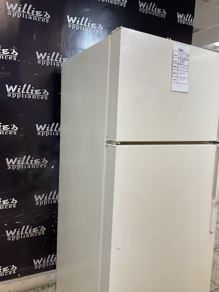 Ge Used Refrigerator Top and Bottom 28x67 1/2” (bisque) 