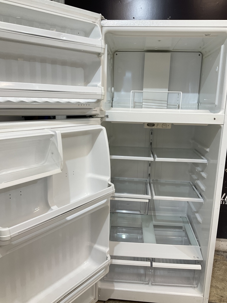 Ge Used Refrigerator Top and Bottom 28x64 1/2” (White) 
