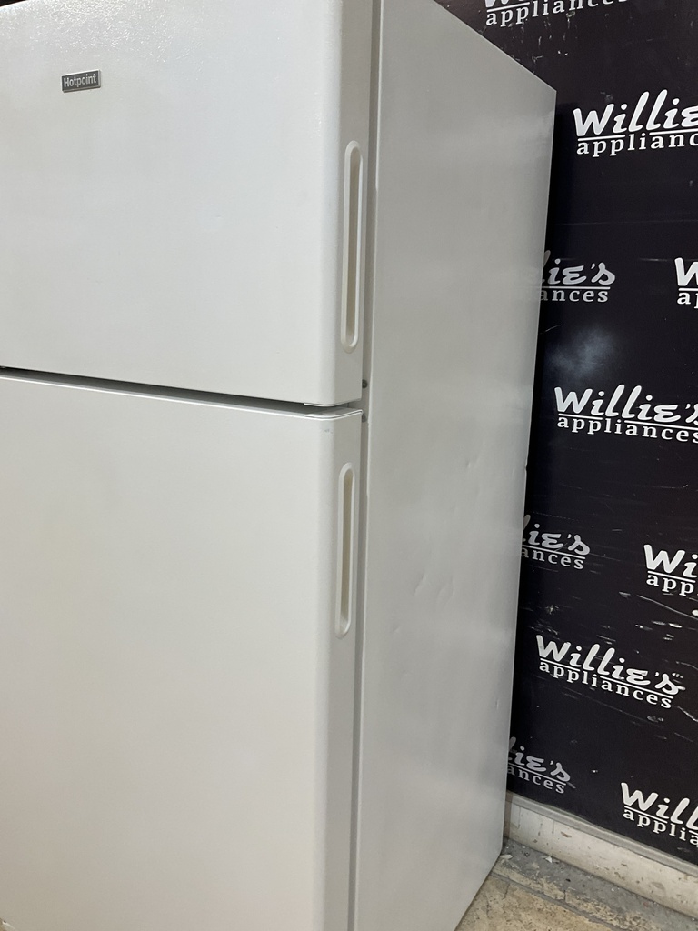 Hotpoint Used Refrigerator Top and Bottom 28x61 1/2” (White) 