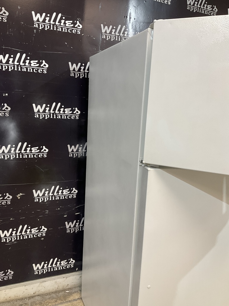 Ge Used Refrigerator Top and Bottom 28x61 1/2” (White) 