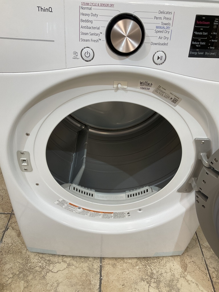 Lg Used Electric Dryer 220volts (30 AMP) 27inches {3 prong} (White) 