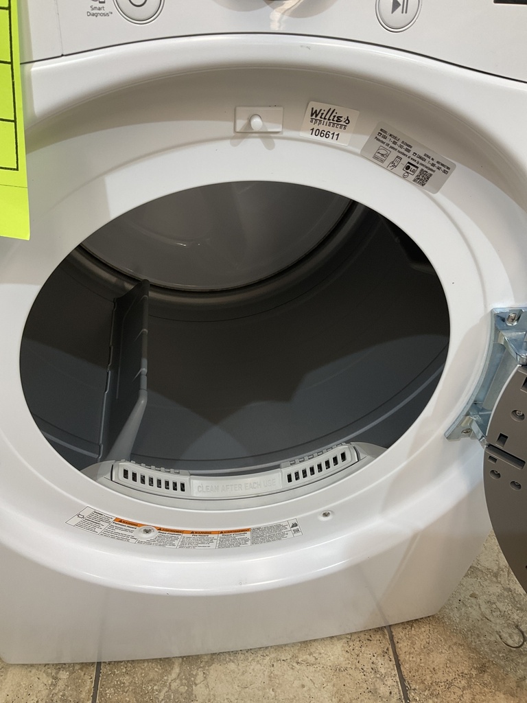 Lg Used Electric Set Washer/Dryer Front-load 220volts 27inches {4 prong} (White)