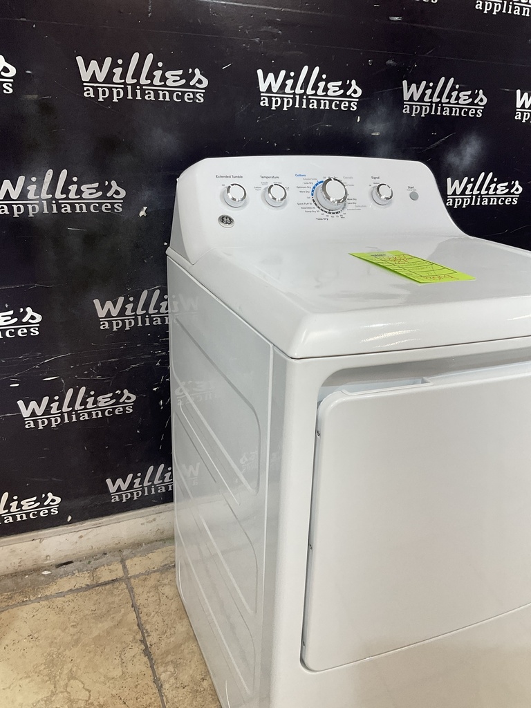 Ge Used Electric Dryer 220volts (30 AMP) 27inches {4 prong} (White) 