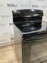 Ge Used Electric Stove 220volts (40/50 AMP) 30inches {3 prong} (Black) 