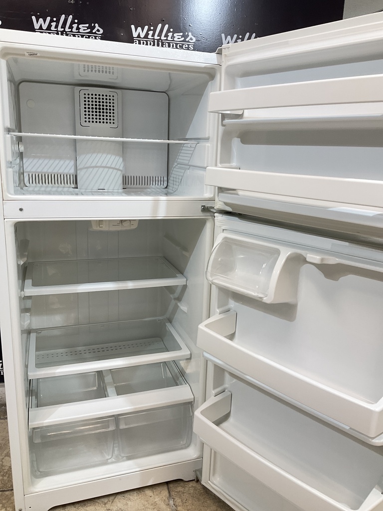 Ge Used Refrigerator Top and Bottom 28x61 1/2” (White) 