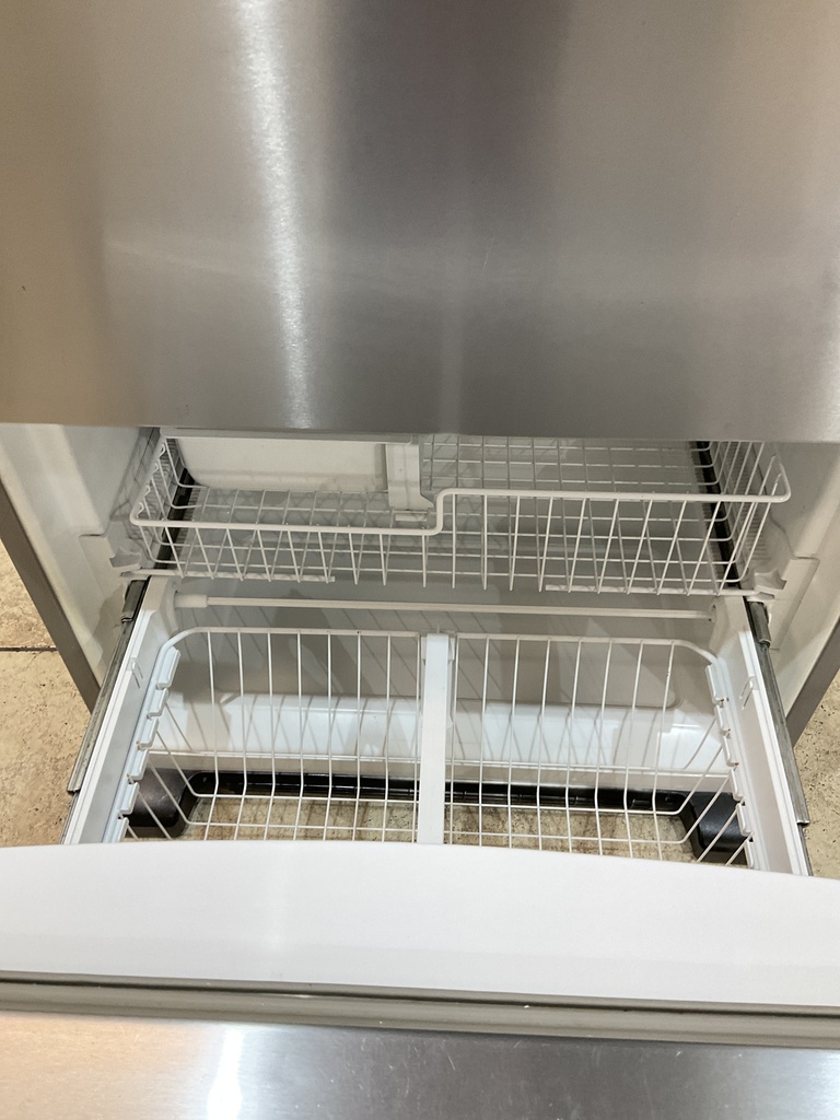 Whirlpool Used Refrigerator Top and Bottom Mount 33x69 1/2’ (Stainless Steel)