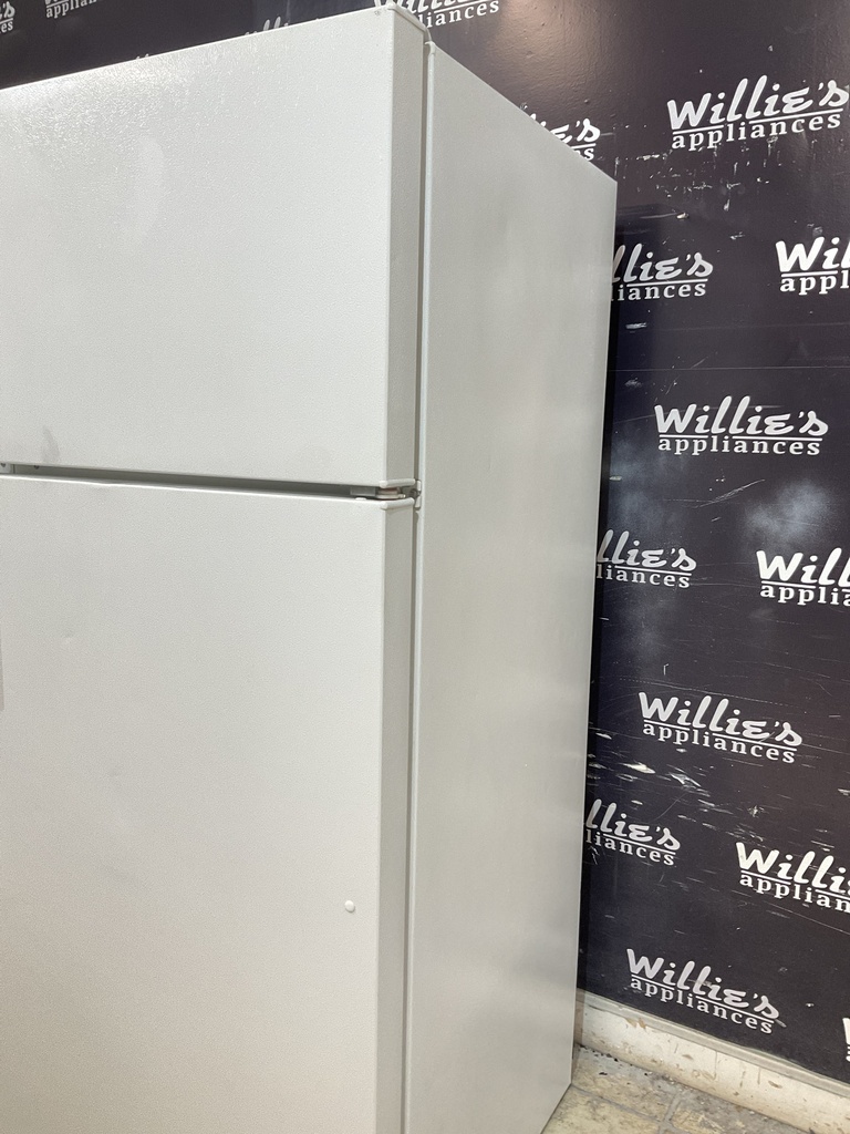 Hotpoint Used Refrigerator Top and Bottom 28x64 1/2” (White) 