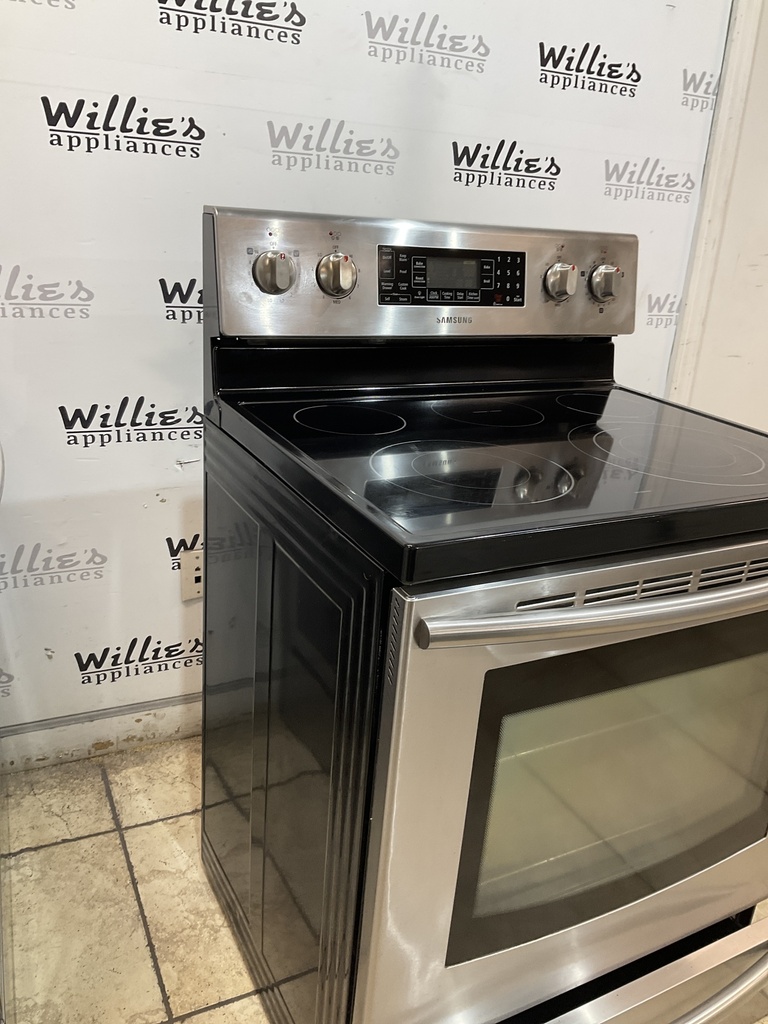Samsung Used Electric Stove 220volts (40/50 AMP) 30inches {3 prong} (Stainless steel) 