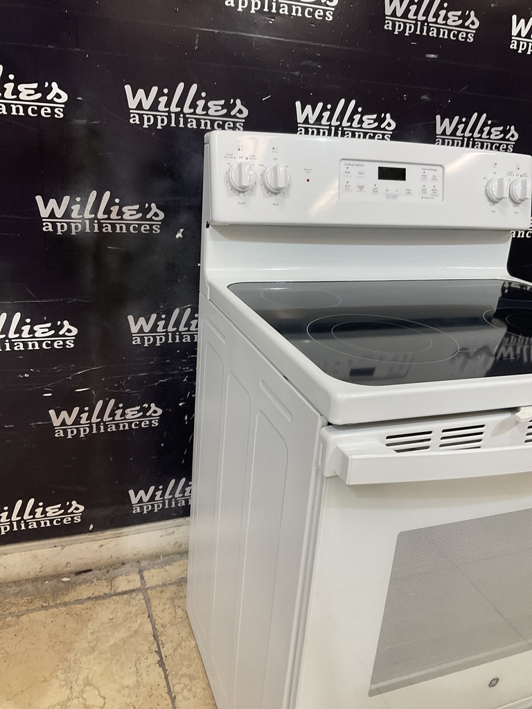 Ge Used Electric Stove 220volts (40/50 AMP) 30inches {no cord} (White) 