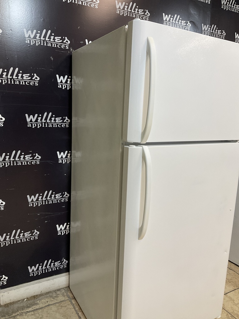 White Westinghouse Used Refrigerator Top and Bottom 30x66 (White) 