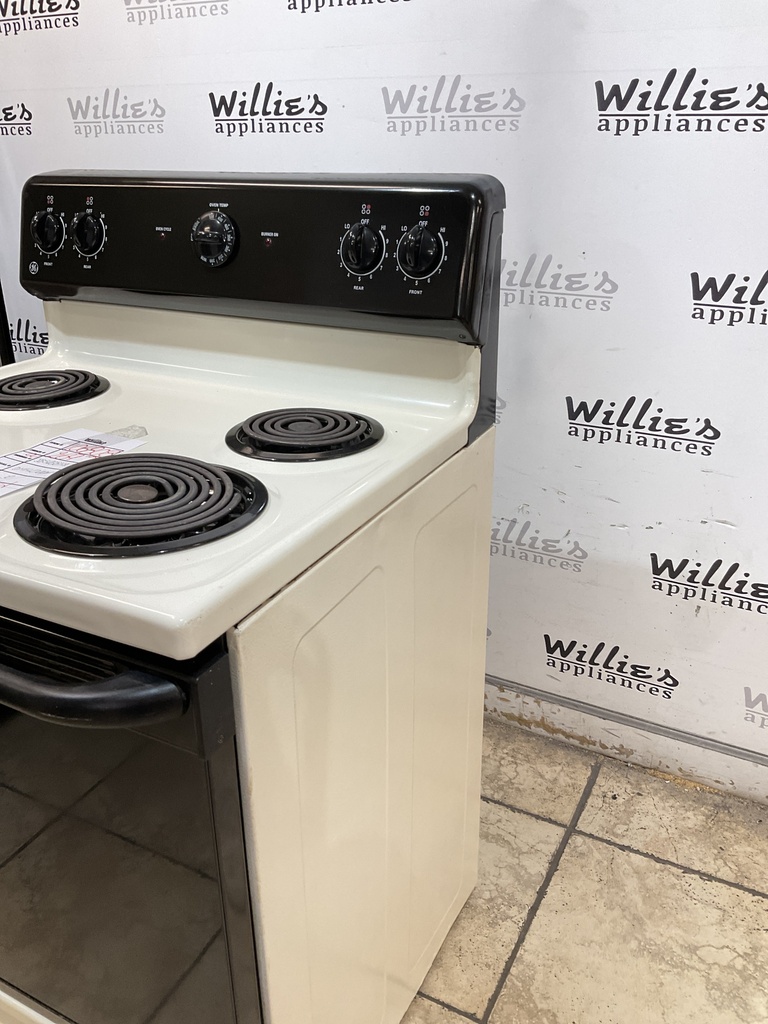 Ge Used Electric Stove 220volts (40/50 AMP) 30inches {no cord} (Bisque/Black) 