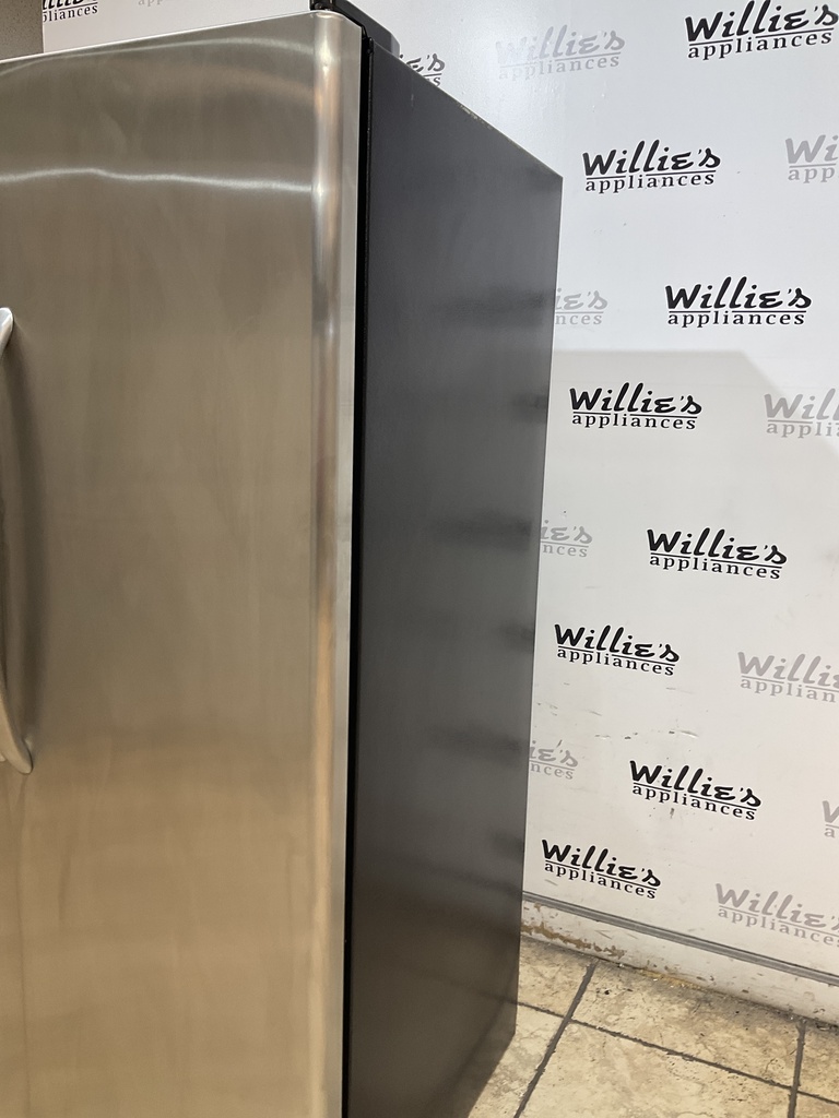 Ge Used Refrigerator Side by Side 33 1/2” x 67 1/2” (stainless steel) 
