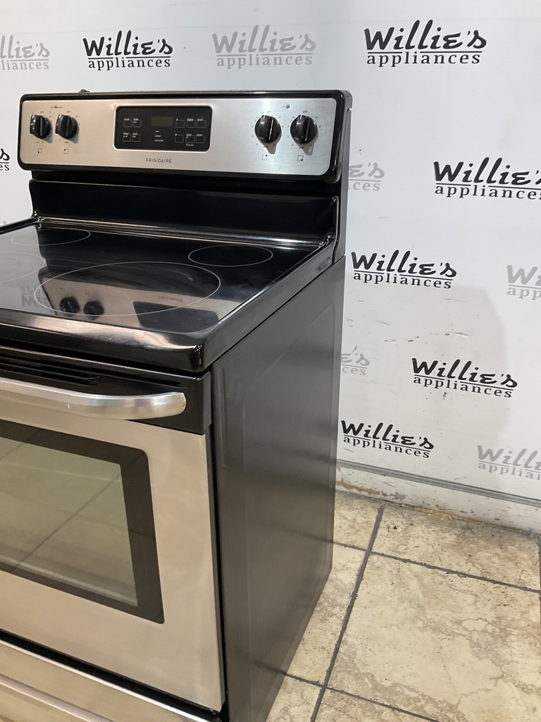 Frigidaire Used Electric Stove 220volts (40/50 AMP) 30inches {no cord} (Stainless steel) 