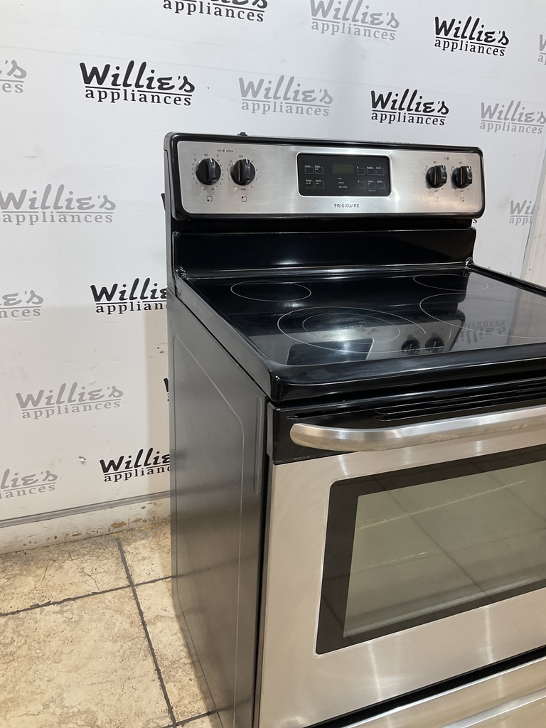 Frigidaire Used Electric Stove 220volts (40/50 AMP) 30inches {no cord} (Stainless steel) 