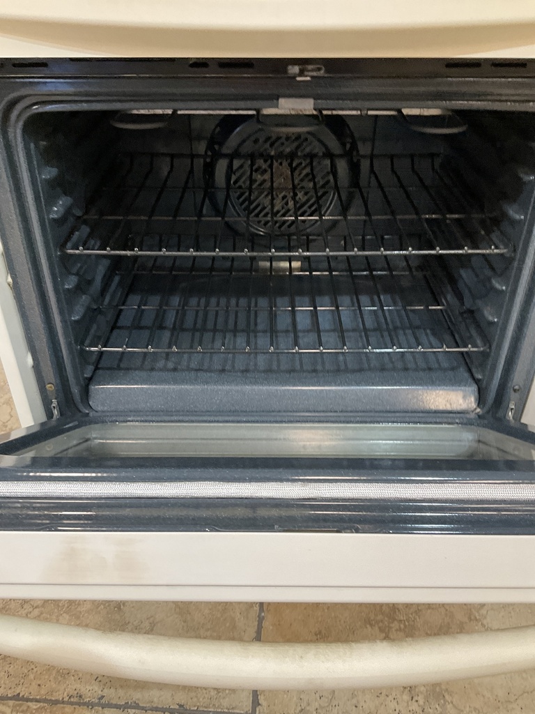 Ge Used Electric Stove 220volts (40/50 AMP)  30inches {no cord} (bisque’) 
