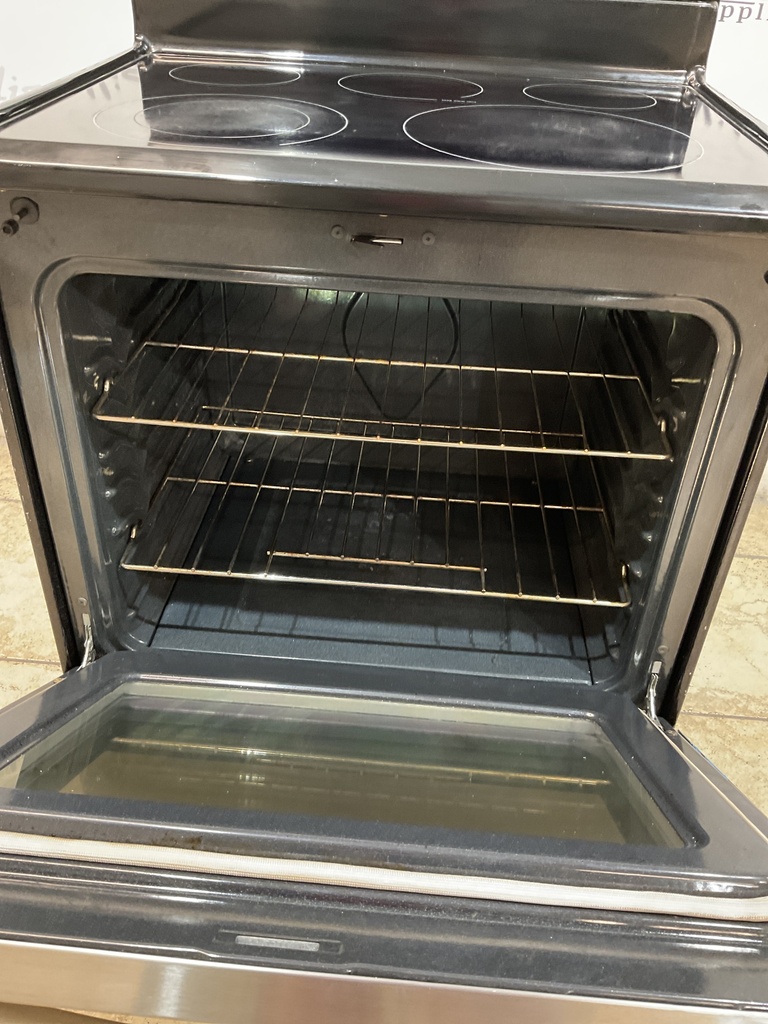 Frigidaire Used Electric Stove 220volts (40/50 AMP) 30inches {no cord} (Stainless steel) 