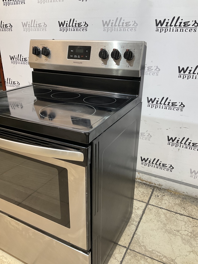 Frigidaire Used Electric Stove 220volts (40/50 AMP) 30inches {no cord} (Stainless steel)