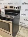 Frigidaire Used Electric Stove 220volts (40/50 AMP) 30inches {no cord} (Stainless steel)