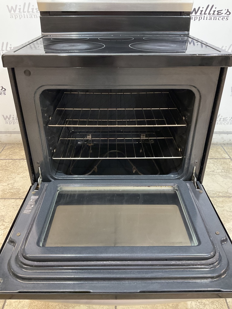 Frigidaire Used Electric Stove 220volts (40/50 AMP) 30inches {no cord} (Stainless steel)
