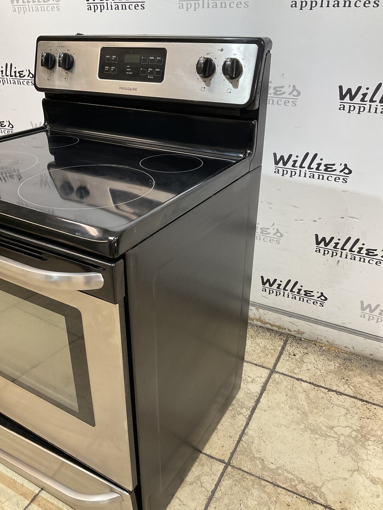 Frigidaire Used Electric Stove 220volts (40/50 AMP) 30inches {no cord} (Stainless steel) 