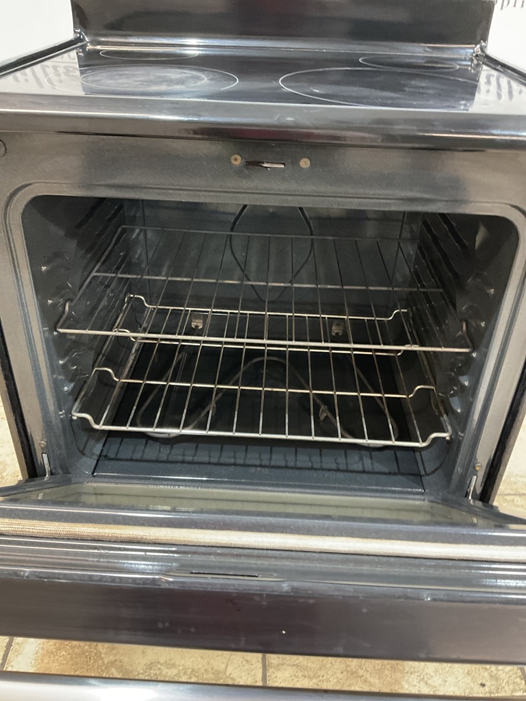 Frigidaire Used Electric Stove 220volts (40/50 AMP) 30inches {no cord} (Stainless steel) 