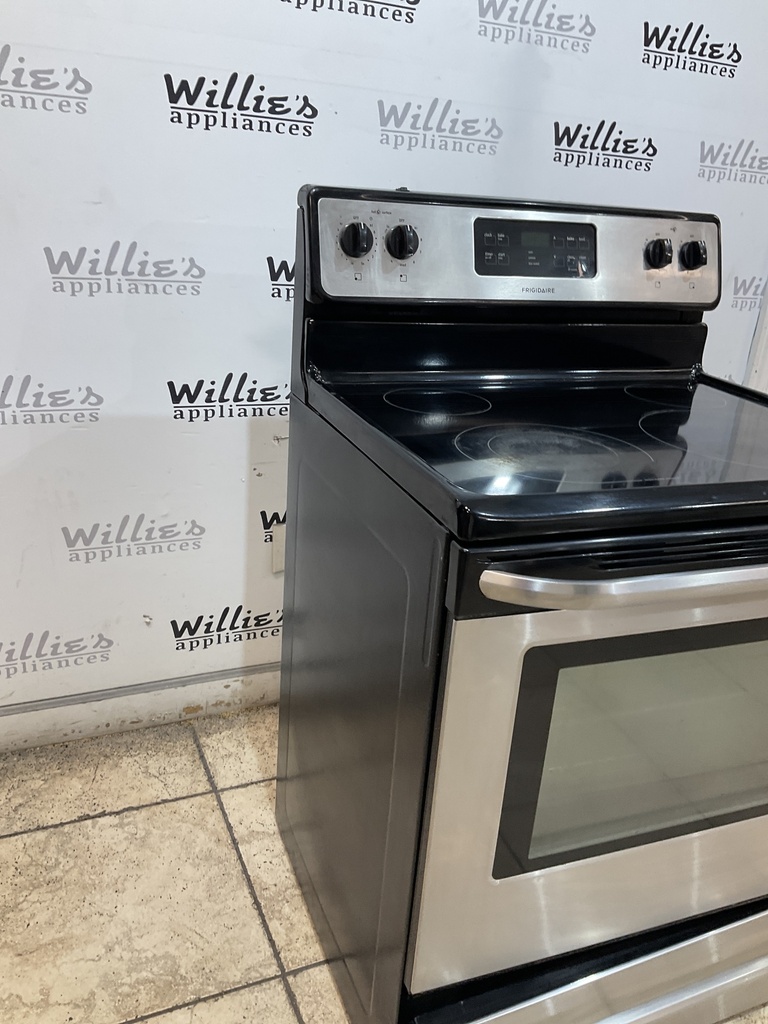 Frigidaire Used Electric Stove 220volts (40/50 AMP) 30inches {no cord} (Stainless steel) 