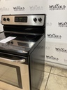 Frigidaire Used Electric Stove 220volts (40/50 AMP) 30inches {no cord} (Stainless Steel) 