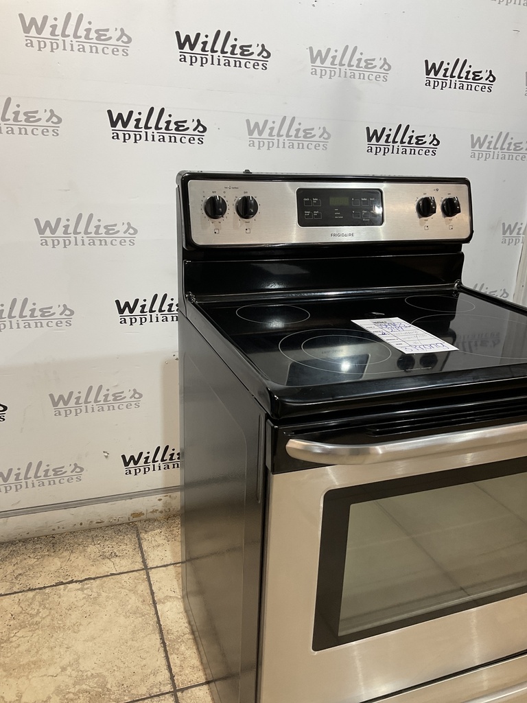 Frigidaire Used Electric Stove 220volts (40/50 AMP) 30inches {no cord} (Stainless Steel) 
