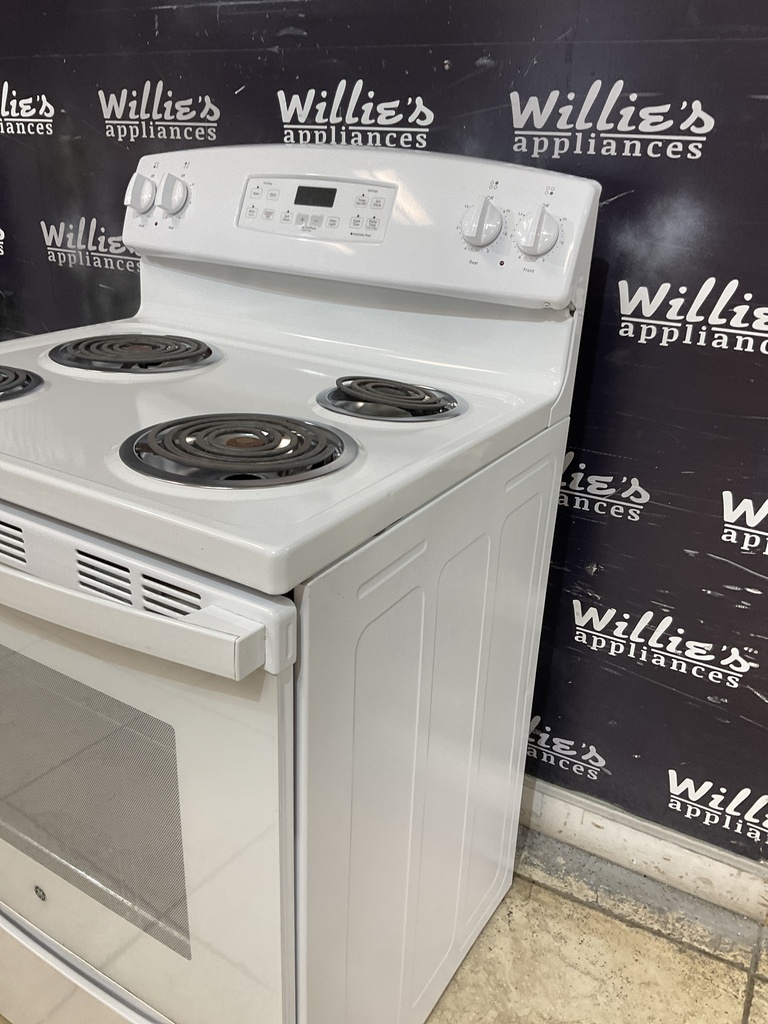 Ge Used Electric Stove 220volts (40/50 AMP) 30inches {3 prong} (White) 
