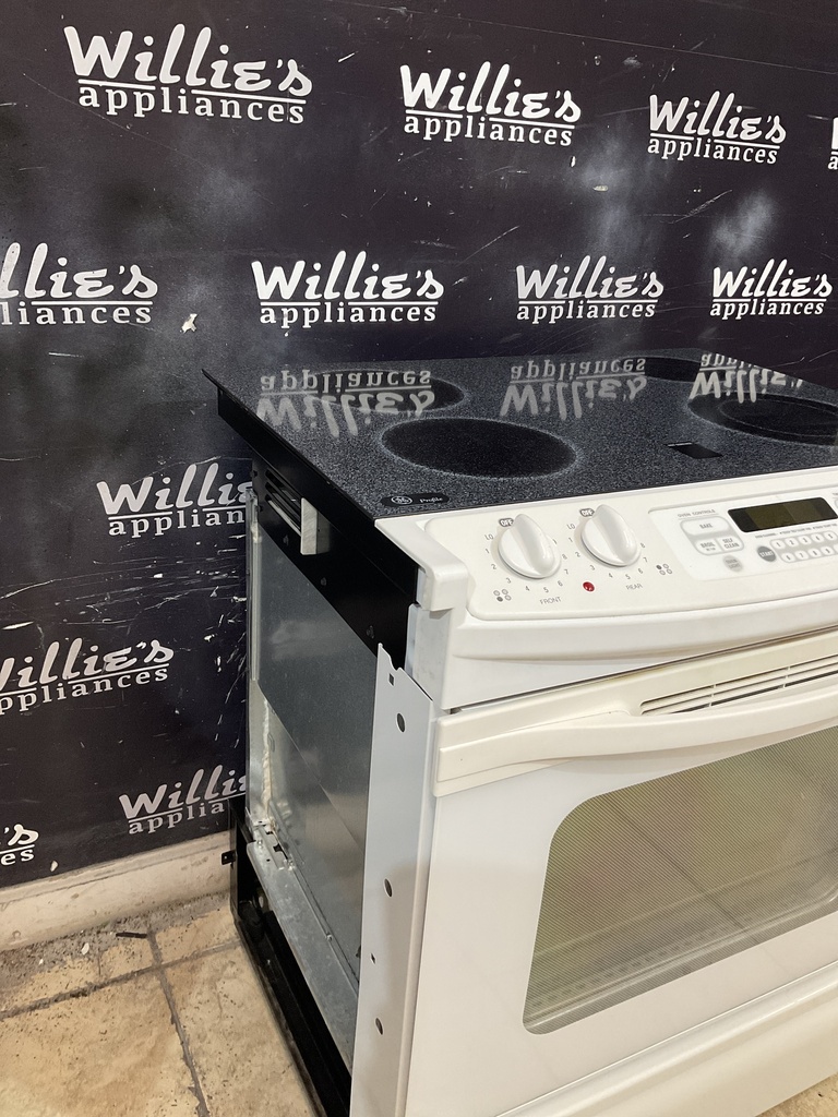 Ge Used Electric Stove 220volts (40/50 AMP) 30inches {no cord} (White) 