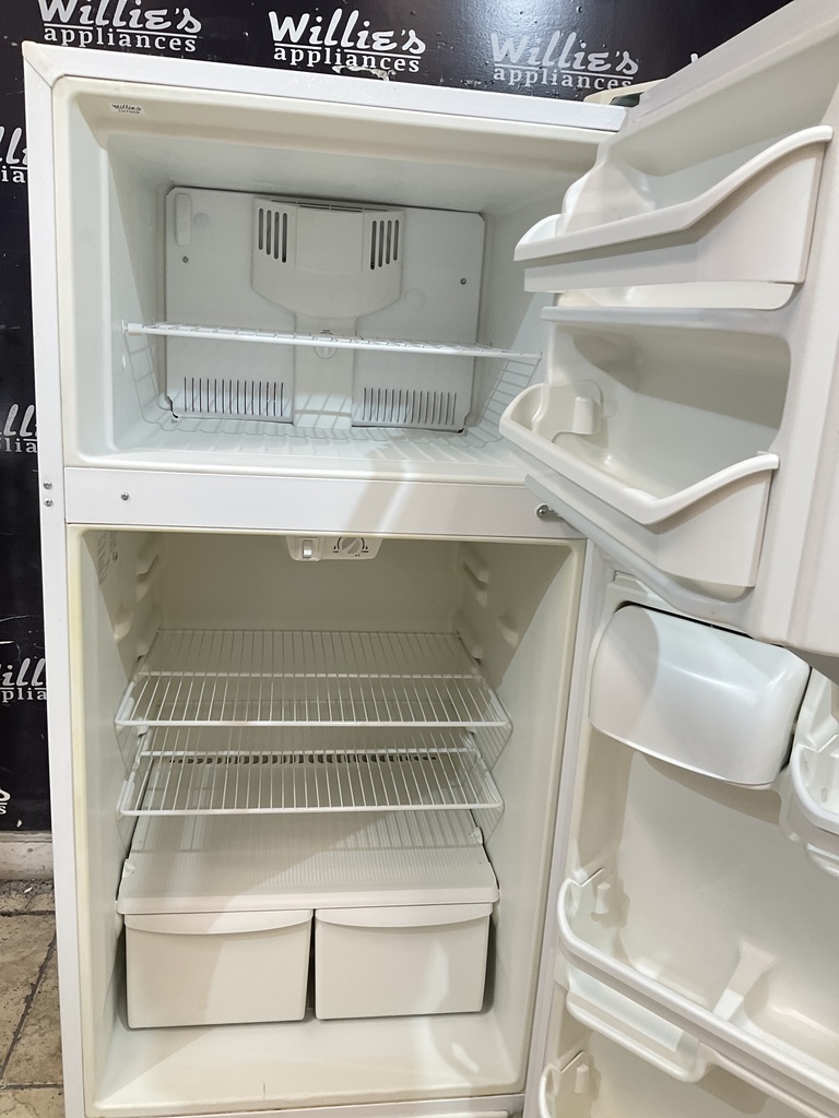 Frigidaire Used Refrigerator Top and Bottom 28x60 (white) 
