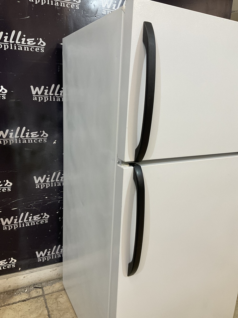 Frigidaire Used Refrigerator Top and Bottom 28x60 (white) 