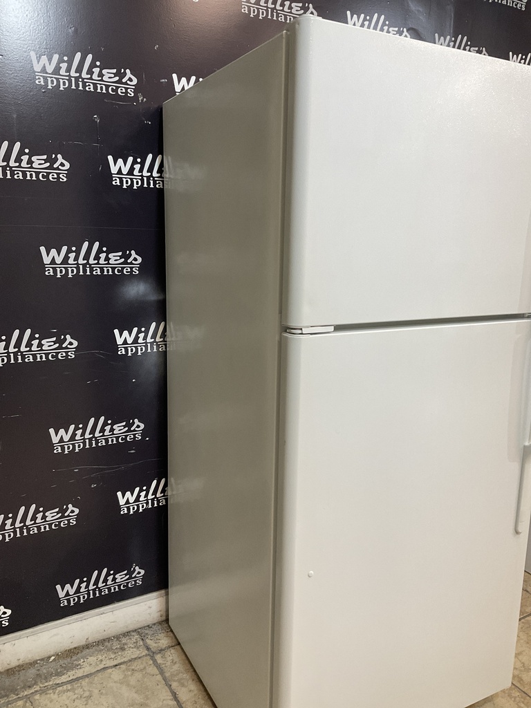 Ge Used Refrigerator Top and Bottom 30x67 (White) 