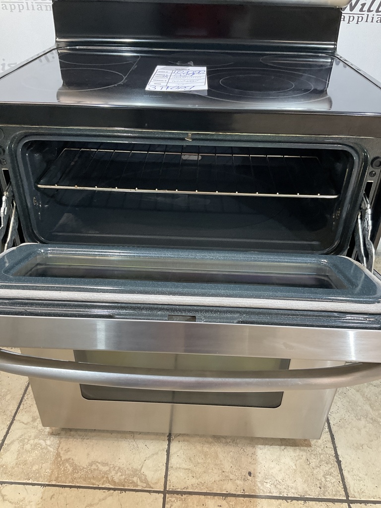 Ge Used Electric Stove 220volts (40/50 AMP) 30inches {3 prong} (Stainless steel) 