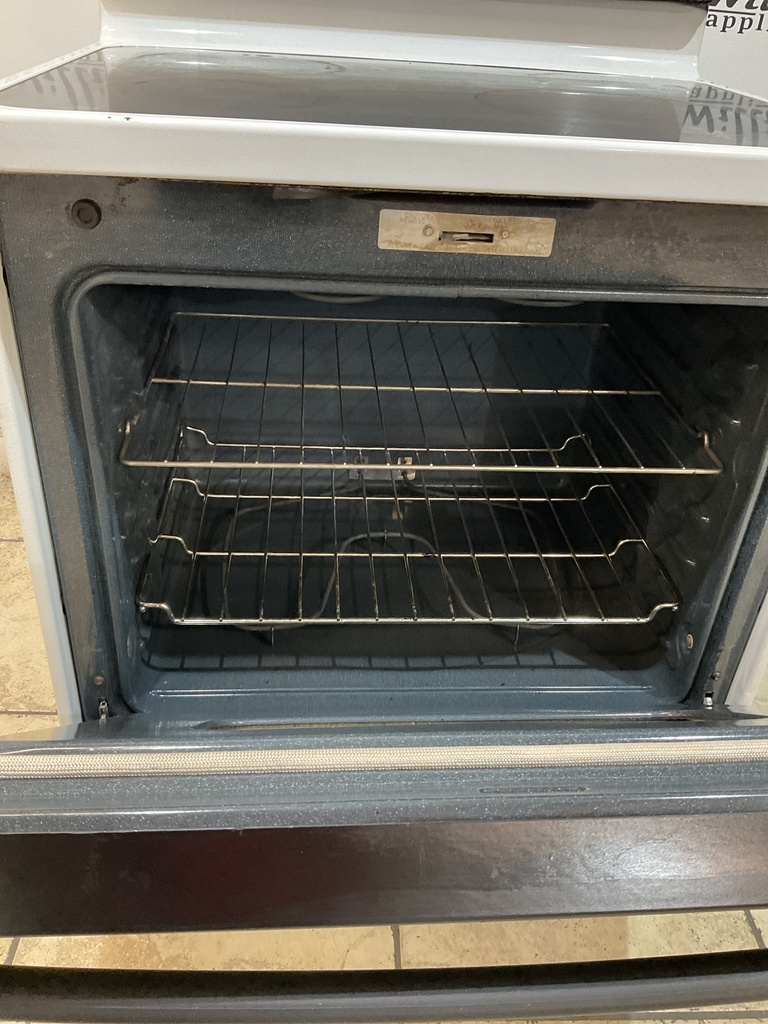Ge Used Electric Stove 220volts (40/50 AMP) 30inches {3 prong} (White/Black) 