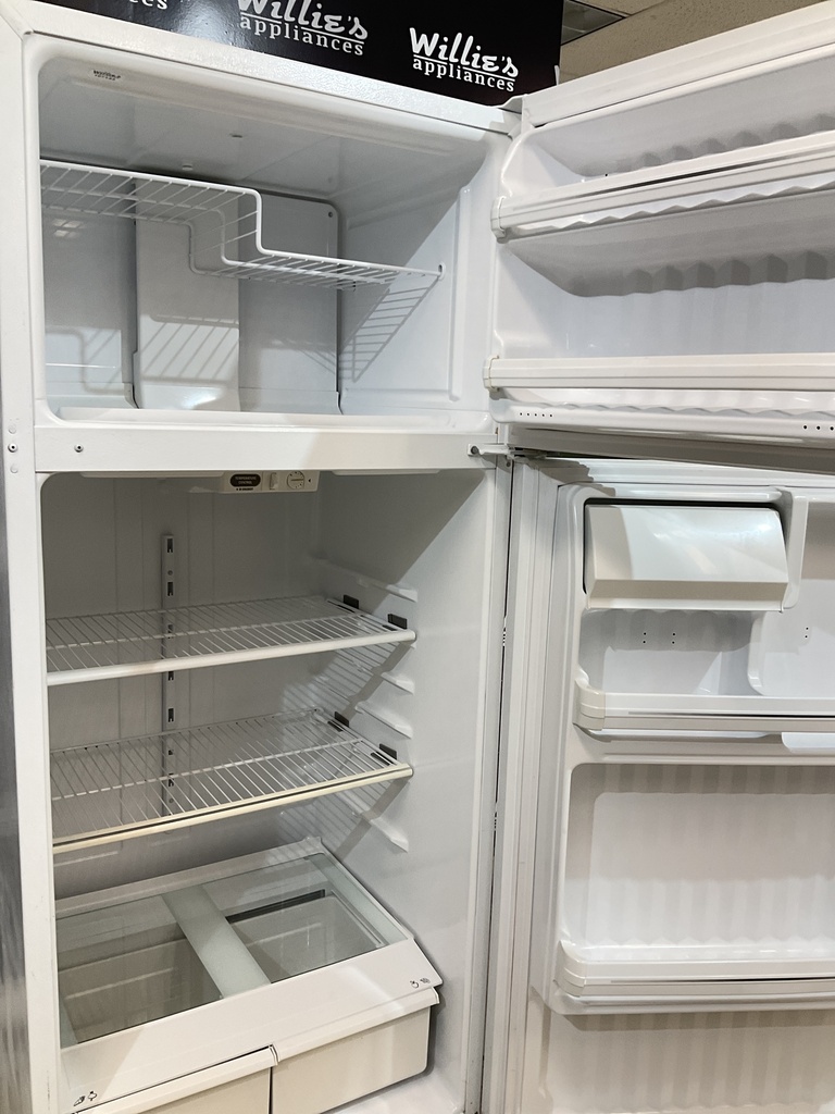 Ge Used Refrigerator Top and Bottom 28x67 1/2” (White) 