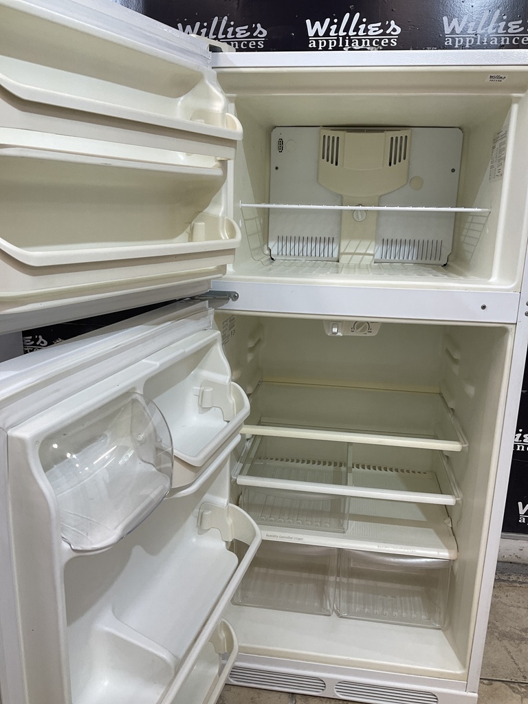 Frigidaire Used Refrigerator Top and Bottom 28x60 (White) 