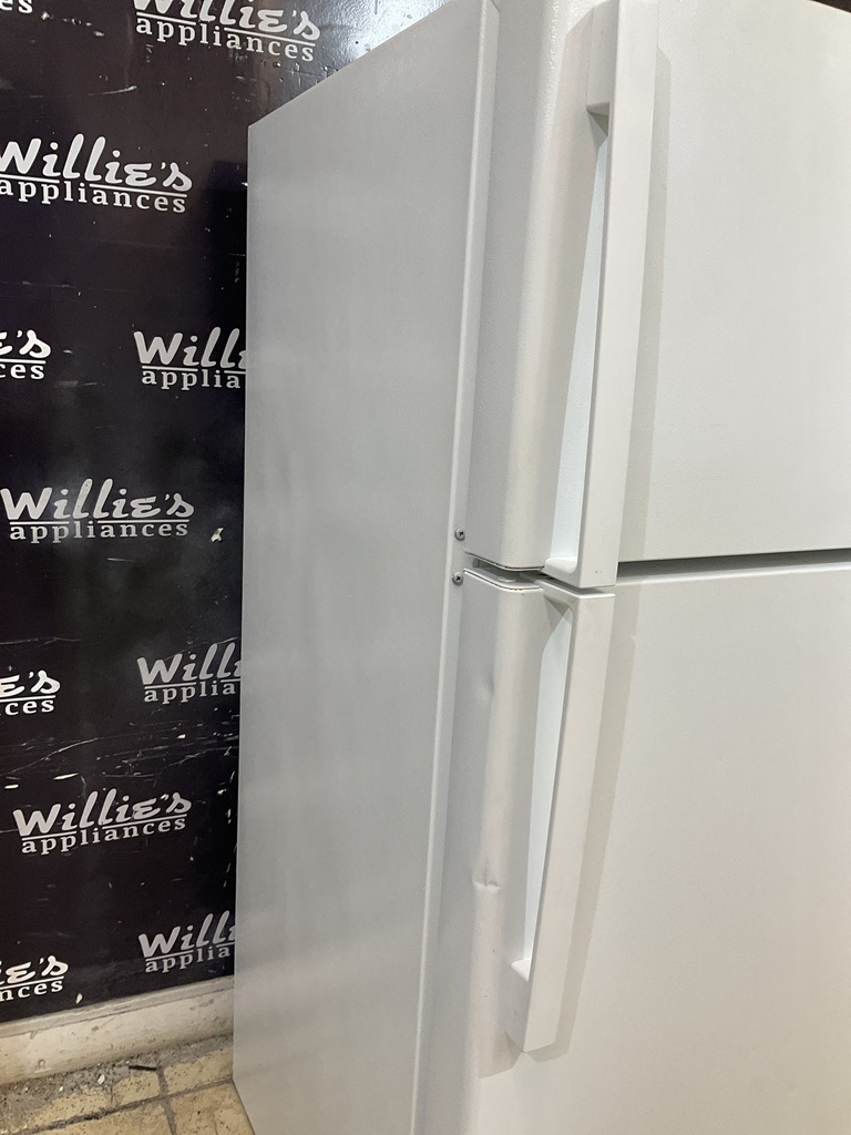 Ge Used Refrigerator Top and Bottom 28x61 1/2” (White) 