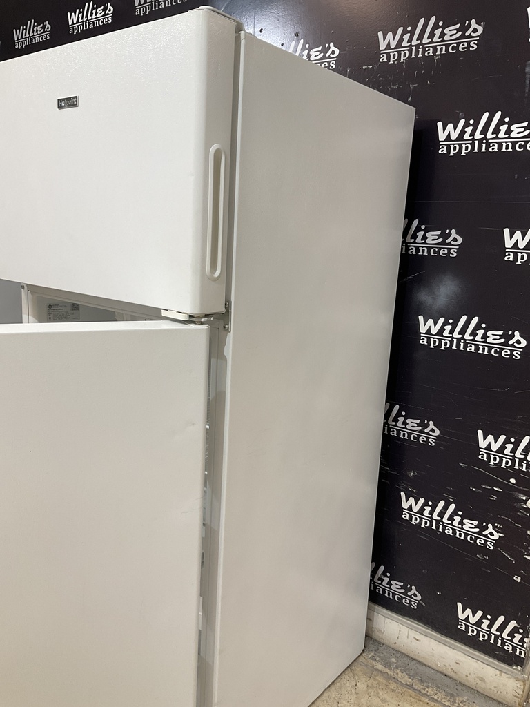 Hotpoint Used Refrigerator Top and Bottom 28x61 1/2” (White) 