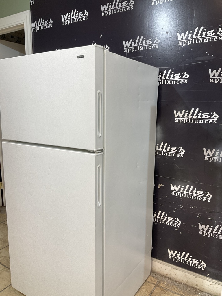 Hotpoint Used Refrigerator Top and Bottom 28x61 1/2” (white) 